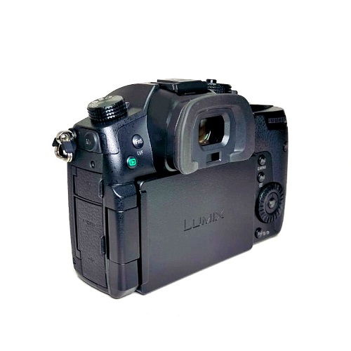 Panasonic Lumix GH5 Mirrorless Camera with LEICA DG 12-60mm Lens Kit (SLIGHTLY USED) - Black - Image 5