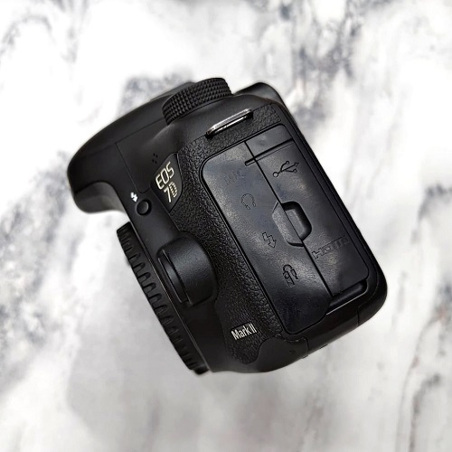 Canon EOS 7D Mark II DSLR Camera Body Only (USED) - Black - Image 4